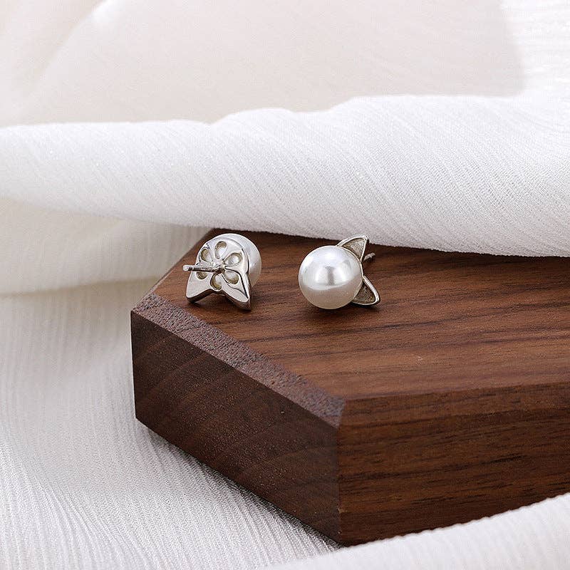 Dainty Cute Cat Pearl Stud Earrings in 925 Sterling Silver: Rose gold